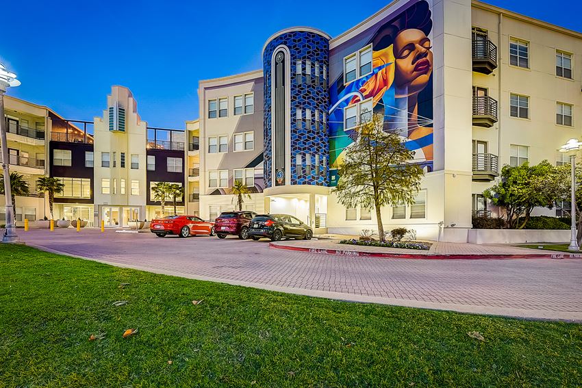 5 Mockingbird Apartments, 5555 Mockingbird Ln, Dallas, TX RentCafe